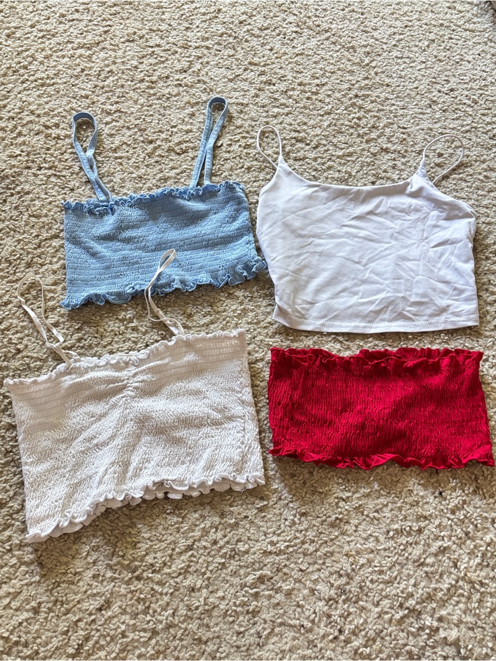 Set of 4 crop tops